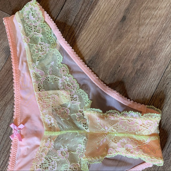 VS Pastel Lace Low Rise Cheekini Panty - Picture 3 of 9